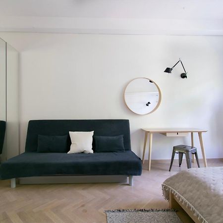 Spacious 3Br Apartment With Ac In Living Room, 2 Balconies Краків Екстер'єр фото