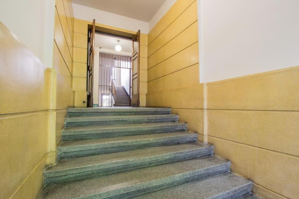 Spacious 3Br Apartment With Ac In Living Room, 2 Balconies Краків Екстер'єр фото