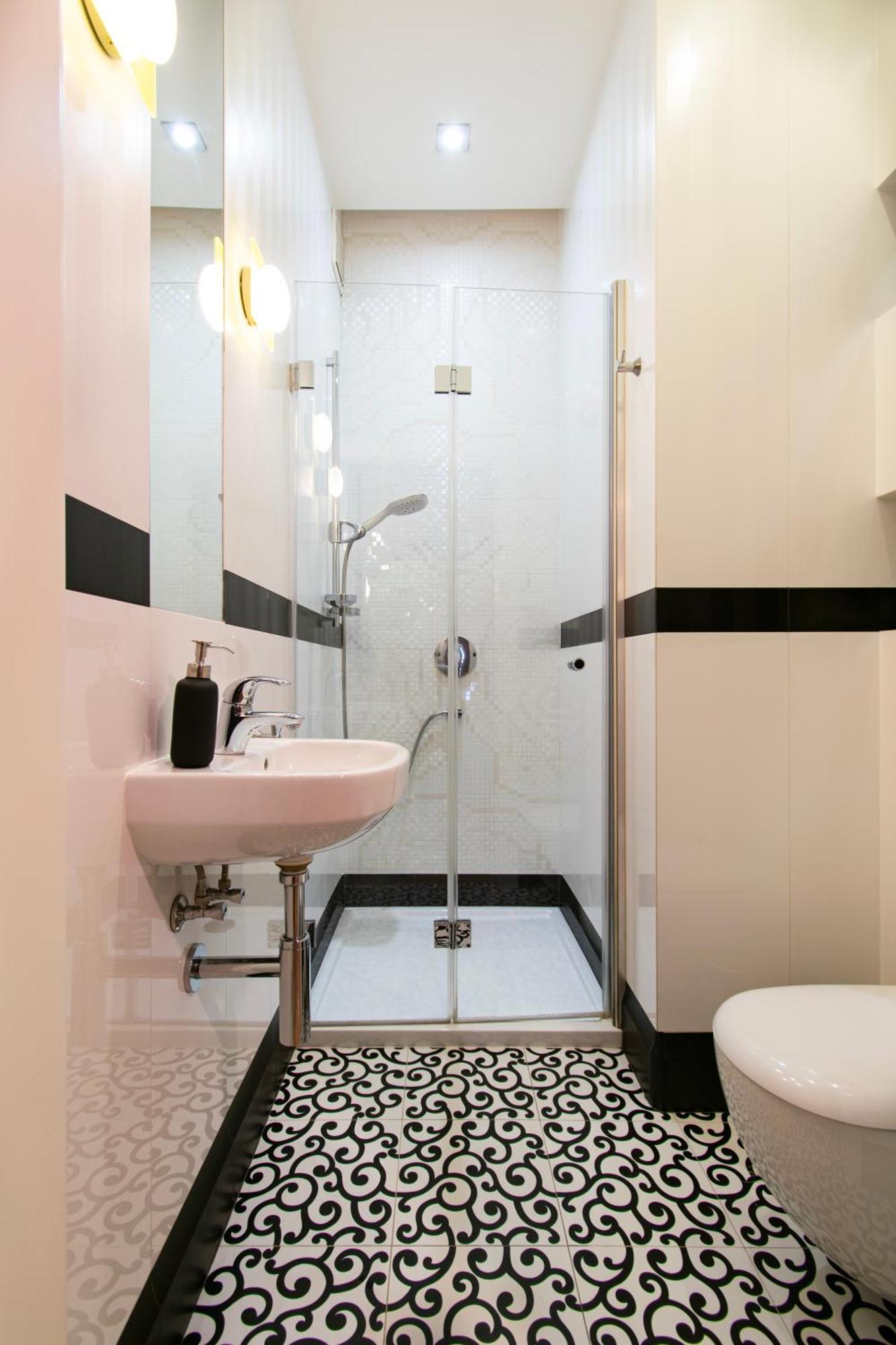Spacious 3Br Apartment With Ac In Living Room, 2 Balconies Краків Екстер'єр фото